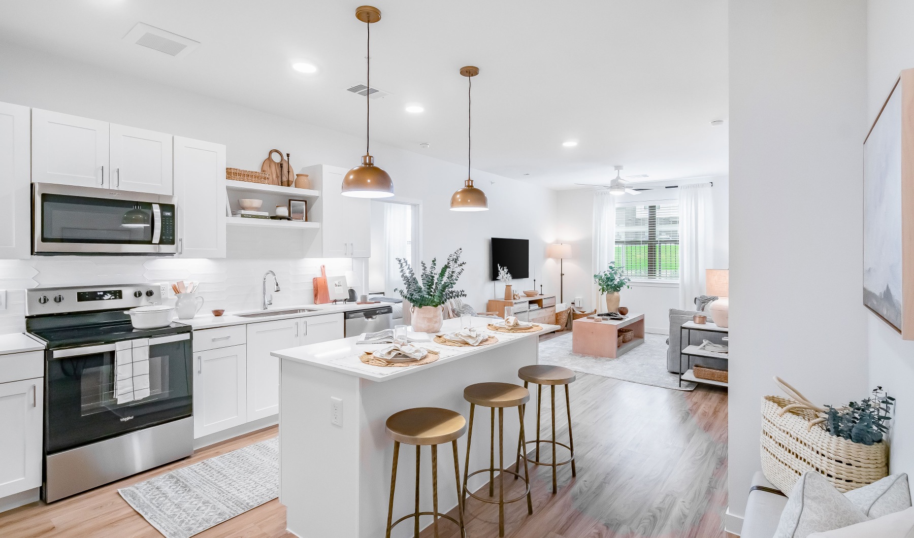 Thumbnail image of bright kitchen at Citizen House Blue Bluff apartments in East Austin, TX. Thumbnail image of bright kitchen at Citizen House Blue Bluff apartments in East Austin, TX.